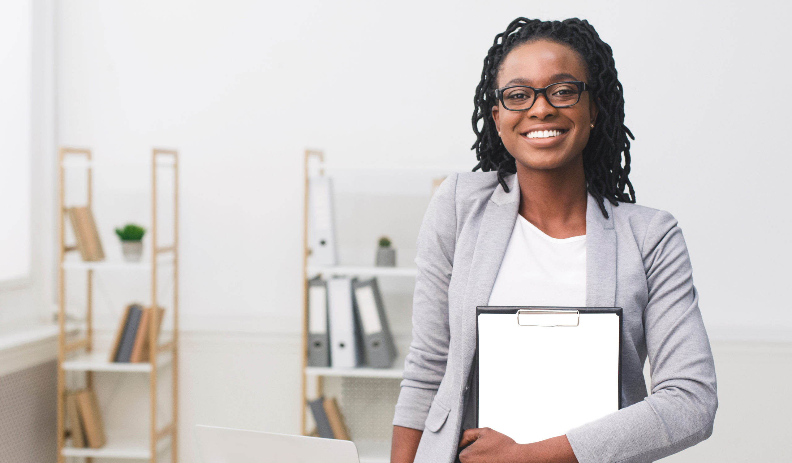 Smiling Female Black Lady With Glasses Private Therapy